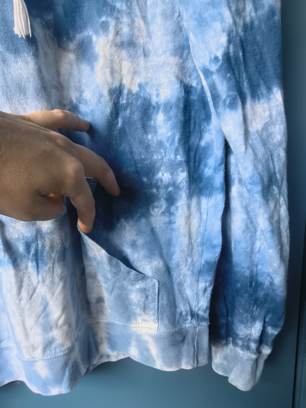 Simply Southern Men's Blue Tie-Dye Hoodie Sweater - Picture 5 of 11